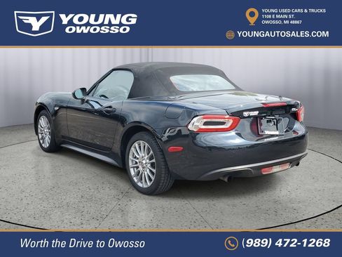 Used 2017 FIAT 124 Spider Classica RWD image 4