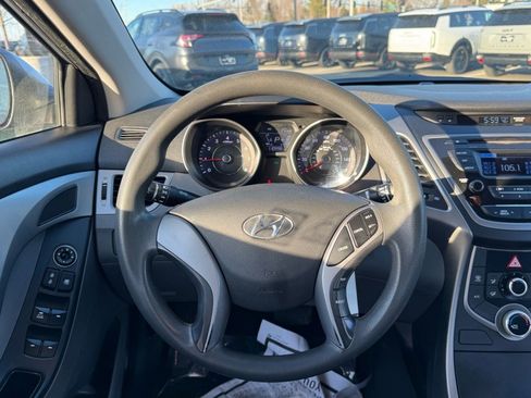 Used 2016 Hyundai Elantra SE image 6