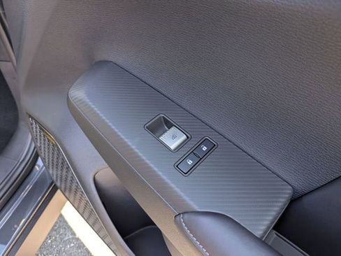 New 2025 Mitsubishi Outlander SE image 34