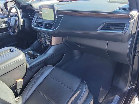 Used 2023 Chevrolet Suburban High Country image 30