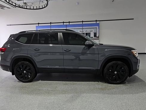 New 2026 Volkswagen Atlas SE FWD image 10
