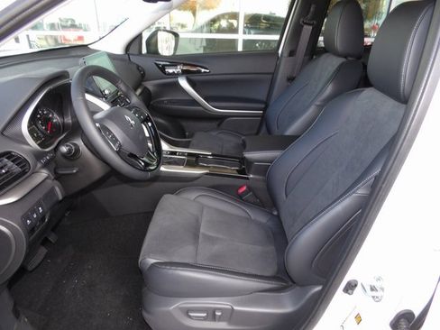 New 2024 Mitsubishi Eclipse Cross SE image 15