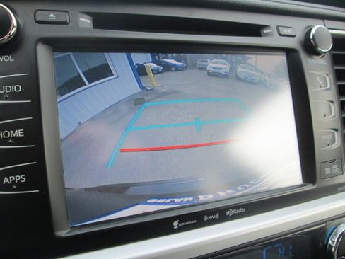 Used 2018 Toyota Highlander XLE AWD/4WD image 20