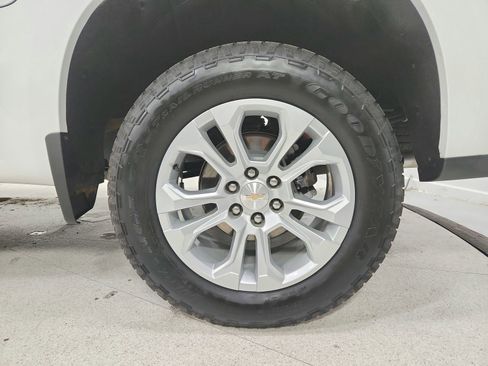 Used 2025 Chevrolet Silverado 1500 LTZ AWD/4WD image 49