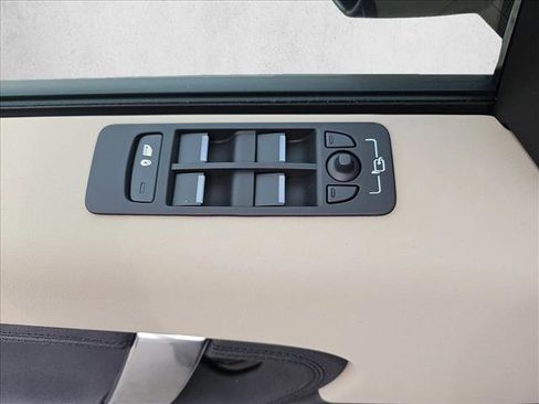 New 2025 Land Rover Discovery Sport S image 27