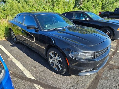 Used 2015 Dodge Charger SXT w/ AWD Premium Group image 3
