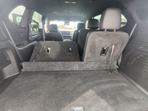 Used 2025 Buick Enclave Preferred AWD/4WD image 23