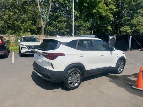 Used 2021 Kia Seltos LX AWD/4WD image 3
