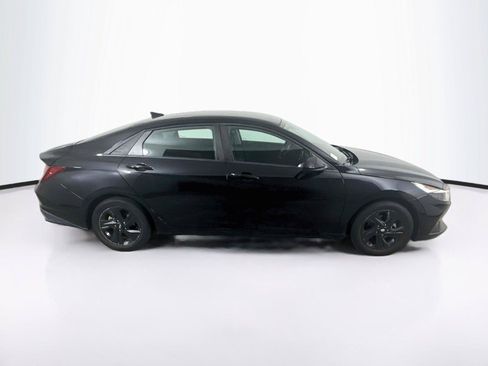 Used 2022 Hyundai Elantra SEL FWD image 6