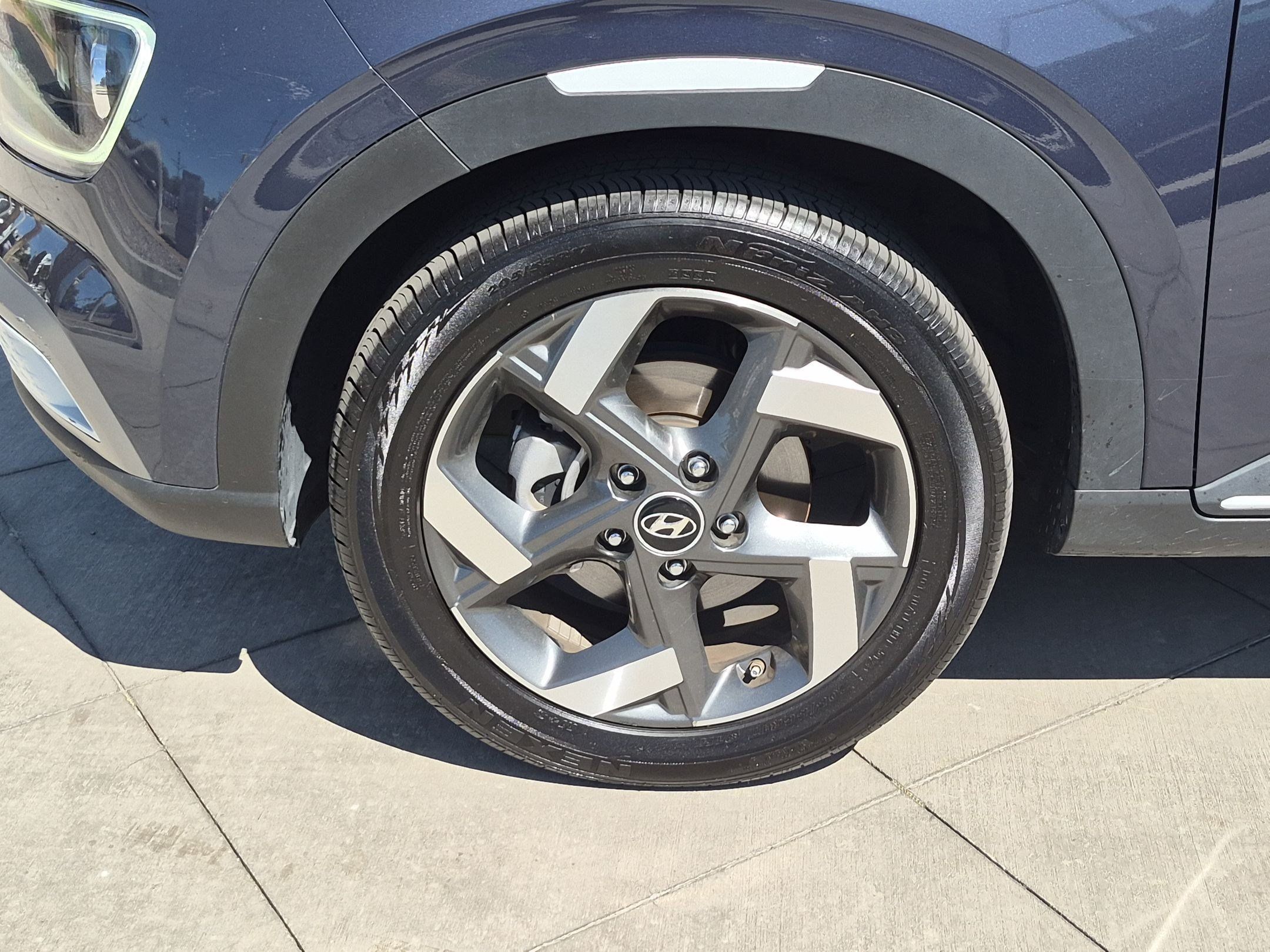 Certified 2023 Hyundai Venue Limited w/ Cargo Package FWD image 13