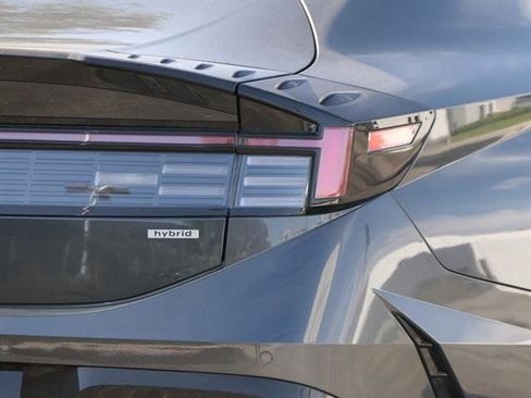 New 2025 Hyundai Sonata Limited image 4