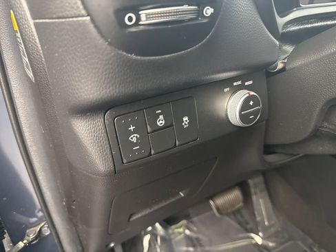 Used 2014 Kia Soul + w/ Primo Package FWD image 26