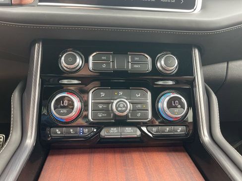 Used 2023 GMC Yukon XL Denali Ultimate image 21