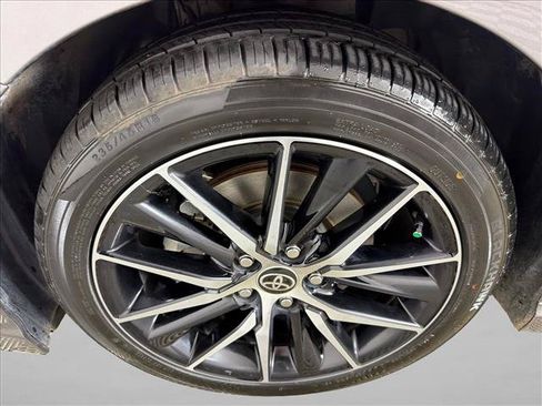 Used 2024 Toyota Camry SE FWD image 11