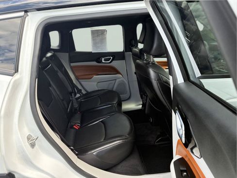 Used 2023 Jeep Compass Limited AWD/4WD image 11