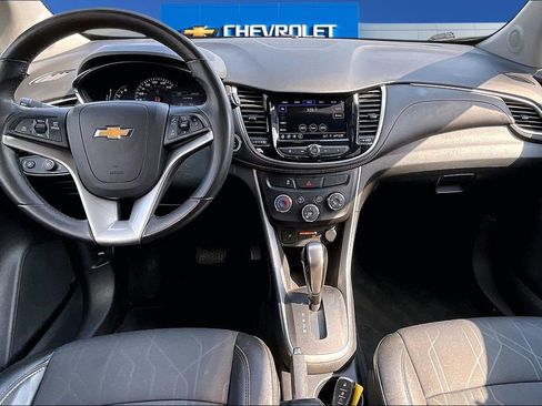 Used 2021 Chevrolet Trax LT w/ Sport Edition image 7