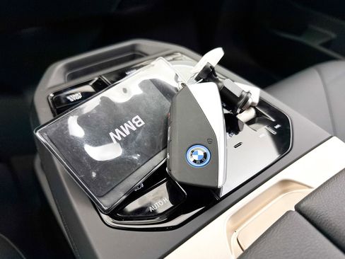 Used 2023 BMW iX xDrive50 w/ Sport Package image 36