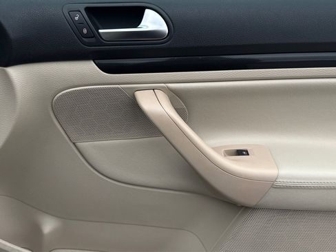 Used 2014 Volkswagen Jetta TDI FWD image 18