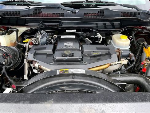 Used 2018 RAM 2500 Laramie AWD/4WD image 32