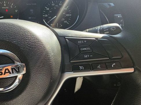 Used 2018 Nissan Rogue S FWD image 31