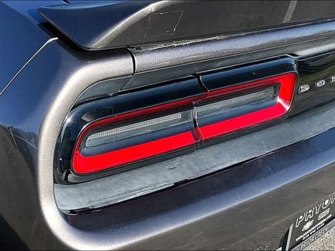 Used 2015 Dodge Challenger SXT w/ Driver Convenience Group image 22