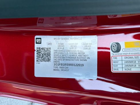 Used 2024 Chevrolet Camaro LT RWD image 27