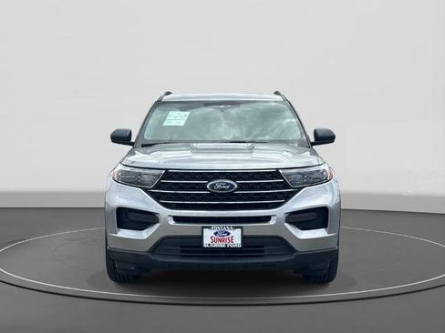 Certified 2023 Ford Explorer XLT RWD image 3