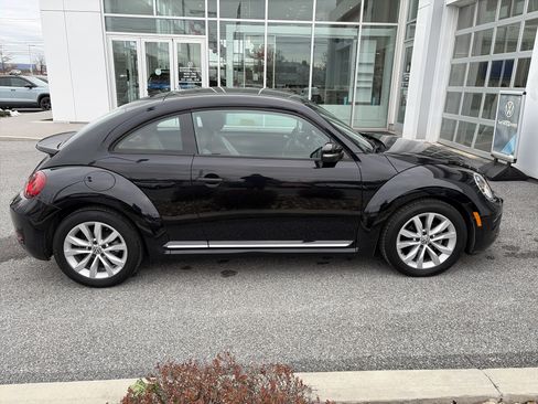 Used 2017 Volkswagen Beetle 1.8T Classic image 4
