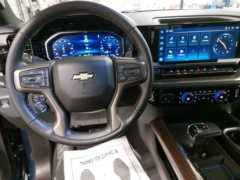 Used 2022 Chevrolet Silverado 1500 High Country w/ High Country Premium Package image 18