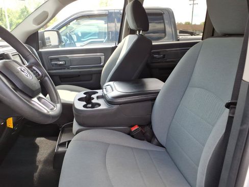 Used 2022 RAM 1500 Classic SLT w/ Protection Group AWD/4WD image 5