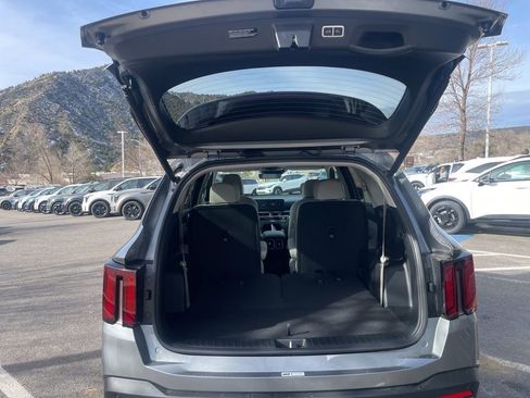 New 2026 Kia Sorento EX image 9