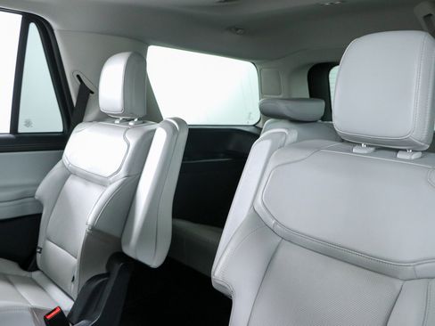 Used 2025 Ford Expedition Platinum AWD/4WD image 26