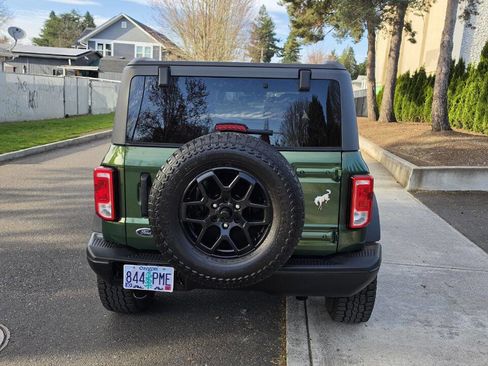 Used 2022 Ford Bronco Black Diamond image 6