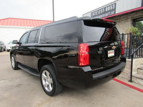 Used 2016 Chevrolet Suburban LT RWD image 3