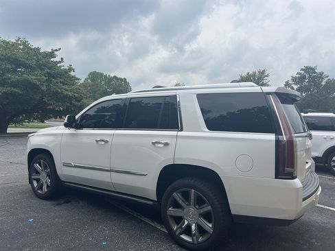 Used 2016 Cadillac Escalade Premium AWD/4WD image 4