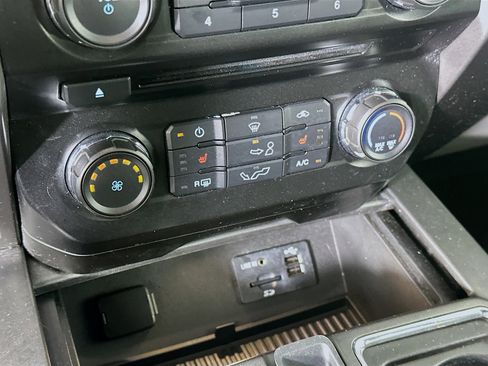 Used 2015 Ford F150 XLT w/ Equipment Group 302A Luxury image 24