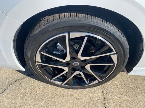 New 2025 Nissan Sentra SR image 10