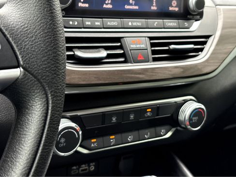 New 2024 Nissan Altima 2.5 SV image 9