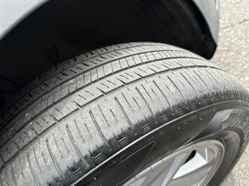 Certified 2025 Hyundai Elantra SE FWD image 18