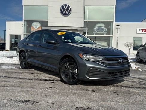 Used 2024 Volkswagen Jetta SE w/ Panoramic Sunroof Package image 1