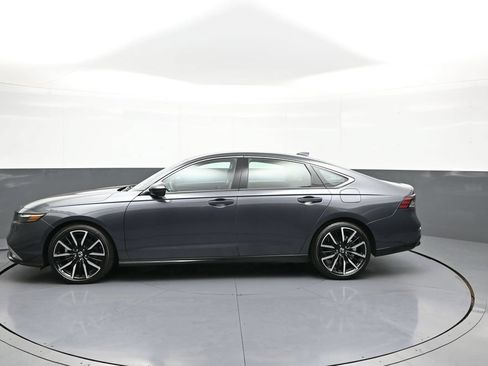 Used 2025 Honda Accord Touring image 9