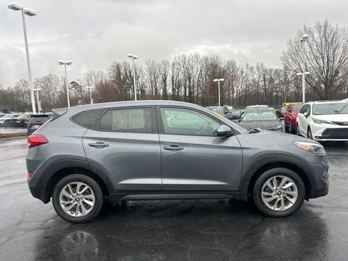 Used 2018 Hyundai Tucson SE image 4