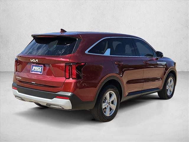 Used 2025 Kia Sorento LX FWD image 5