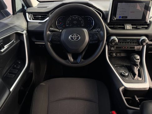 Used 2025 Toyota RAV4 XLE AWD/4WD image 15