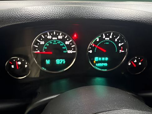Used 2014 Jeep Wrangler Unlimited Sahara w/ Connectivity Group AWD/4WD image 19