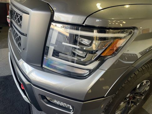 Used 2023 Nissan Titan PRO-4X w/ Pro-4x Convenience Package image 10