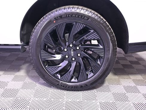 New 2026 Lincoln Navigator Reserve w/ Jet Appearance Package image 21