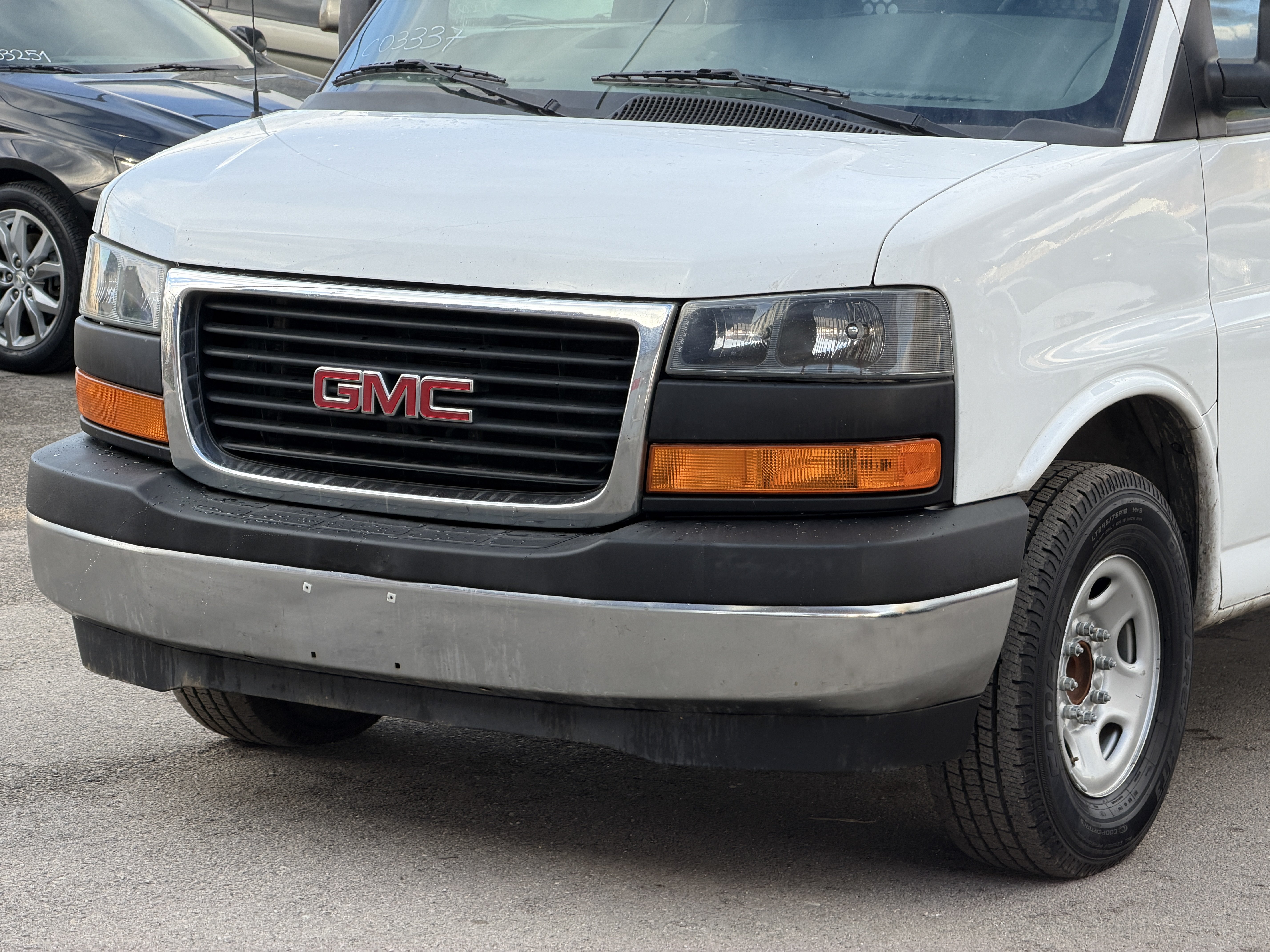 Used 2017 GMC Savana 2500 RWD image 10