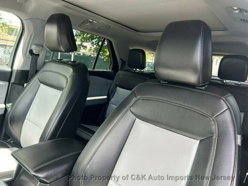Used 2023 Ford Explorer XLT w/ Equipment Group 202A AWD/4WD image 29