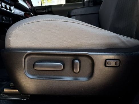 Used 2022 Toyota Tacoma SR5 RWD image 29